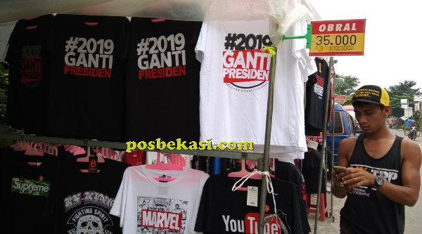 Kaos #2019 Ganti Presiden, Pedagang Raup Untung - Bekasi 