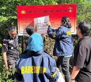 Dir Tipideksus Bareskrim Polri Kombes Suhasto dan Kasubdit Perbankan Kombes Arsal Sahban sita aset PT Dana Syariah Indonesia Rp500 miliar