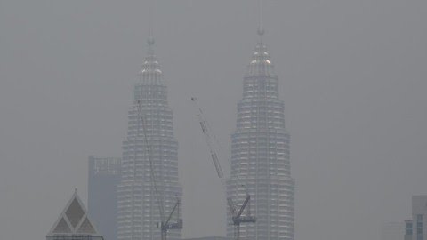 Kabut asap karhutla dan aksi boikot produk Indonesia oleh warga Malaysia.